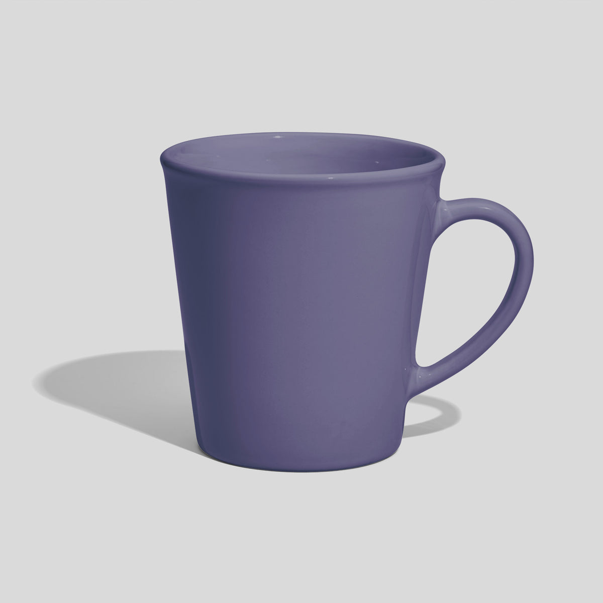 Weit geöffnete Keramiktasse 460 ml mit dünnem Bogenhenkel – Lavendel