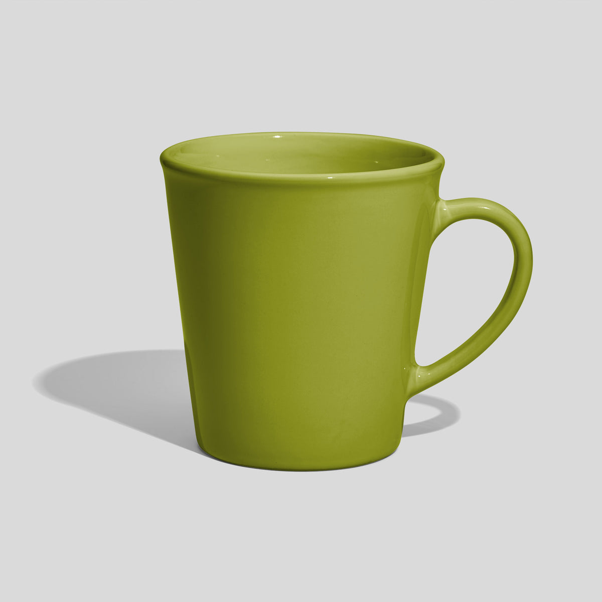 Weit geöffnete Keramiktasse 460 ml mit dünnem Bogenhenkel – Limettengrün
