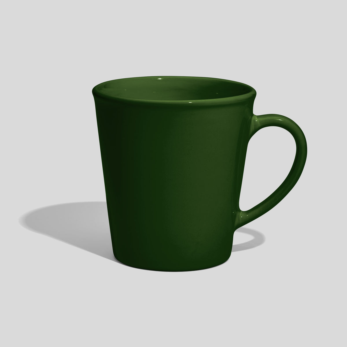 Weit geöffnete Keramiktasse 460 ml mit dünnem Bogenhenkel – Tannengrün