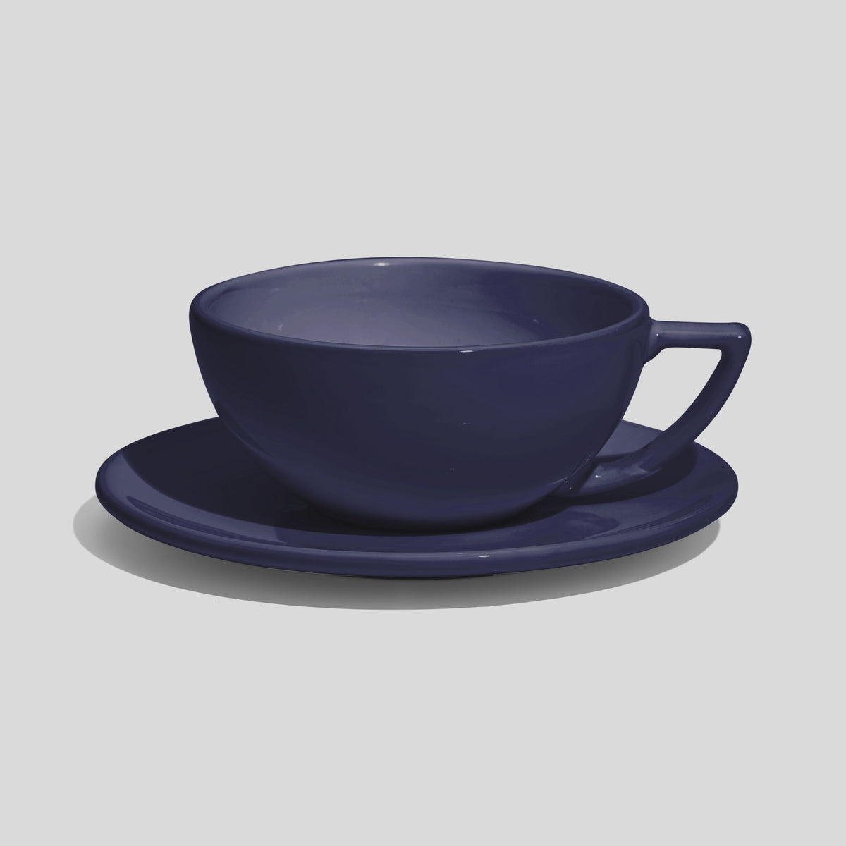 Weite Schalentasse mit Dreiecksgriff und Untertasse 280 ml – Marineblau
