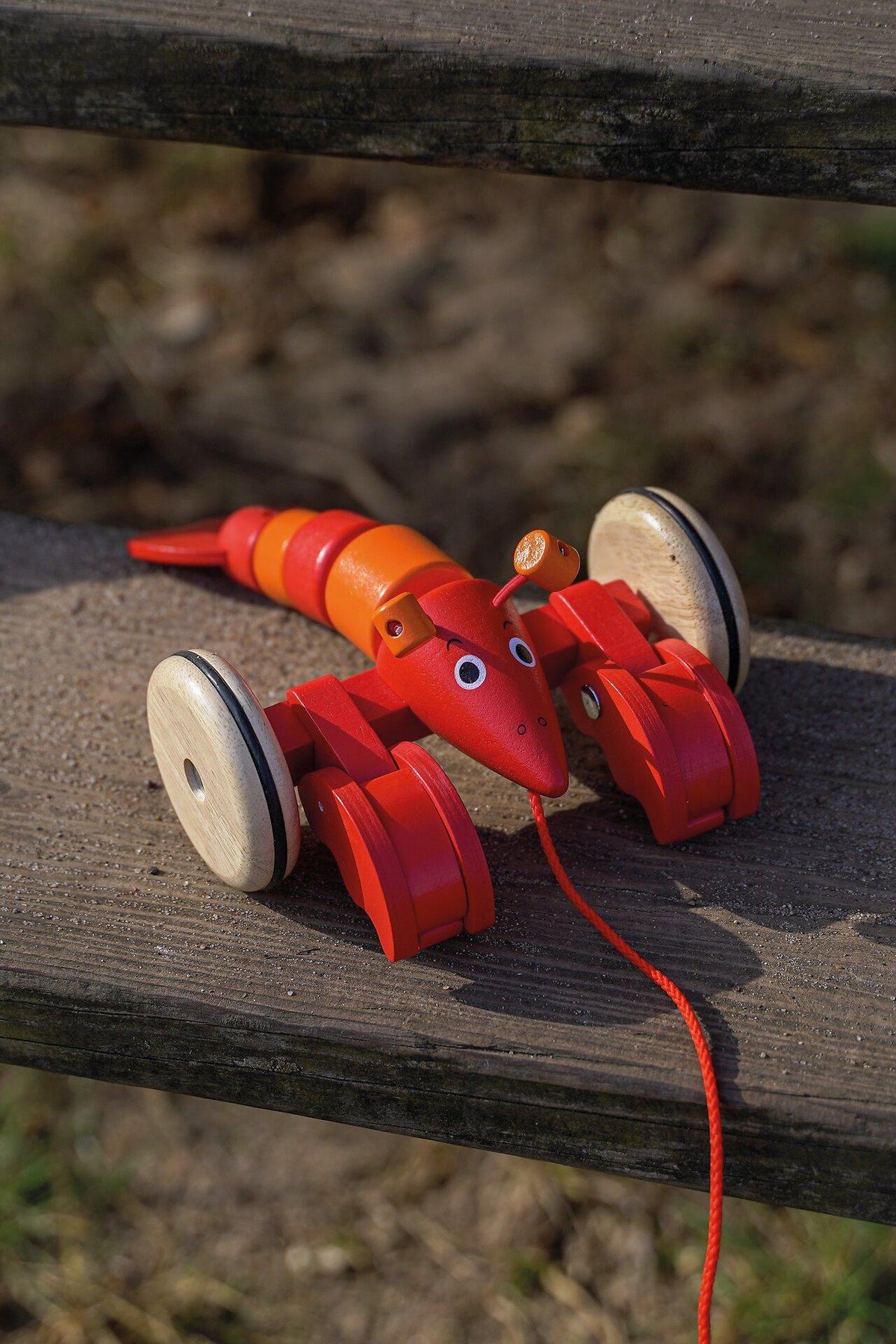 Ziehtier Hummer Rüdiger in Rot und Orange aus Holz