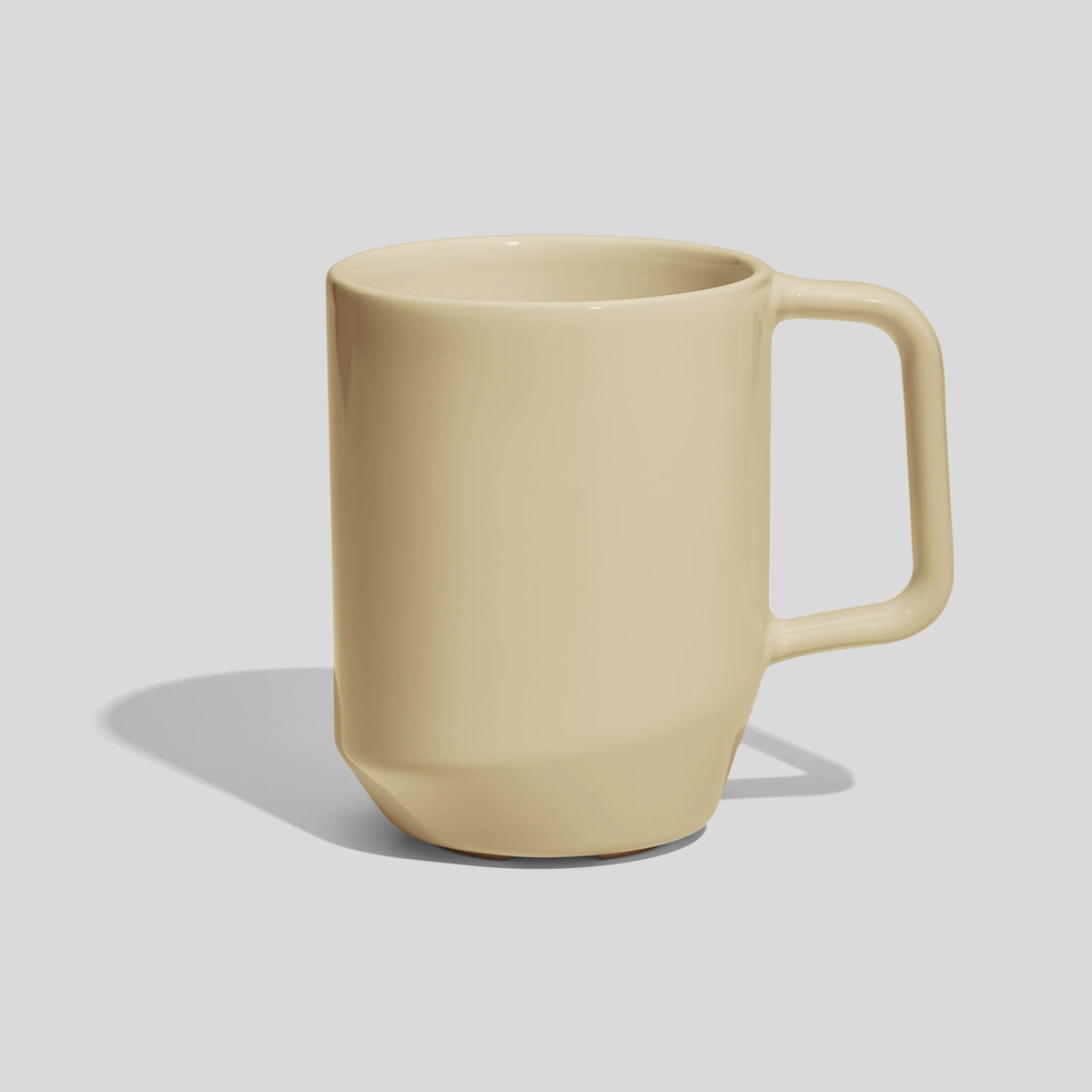 Zylindrische Keramiktasse 360 ml mit eckigem Henkel – Beige
